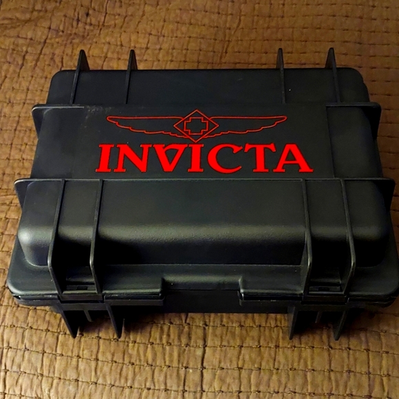 Invicta Other - COPY - COPY - New invicta 8 slot dive case
